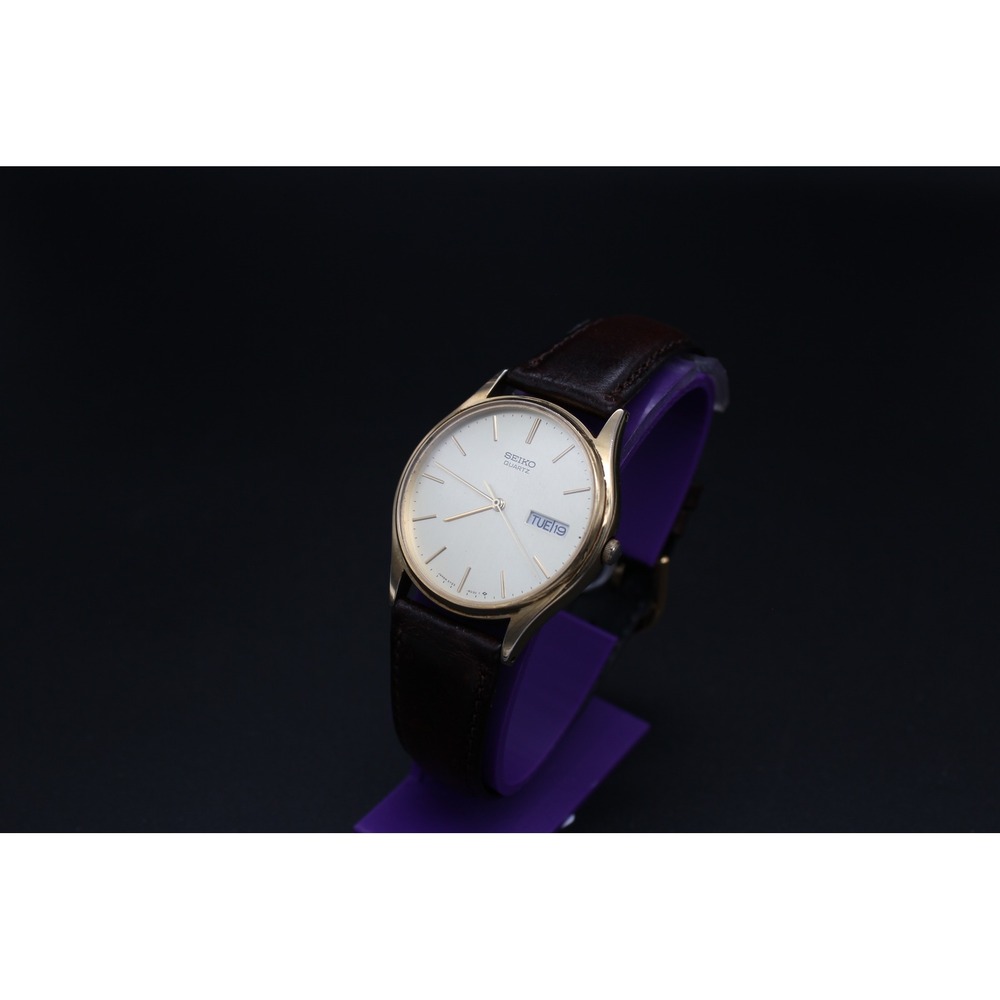 Vintage Seiko Quartz 5Y23-8039 Day Date Gold Tone Dress Watch 34mm Japan